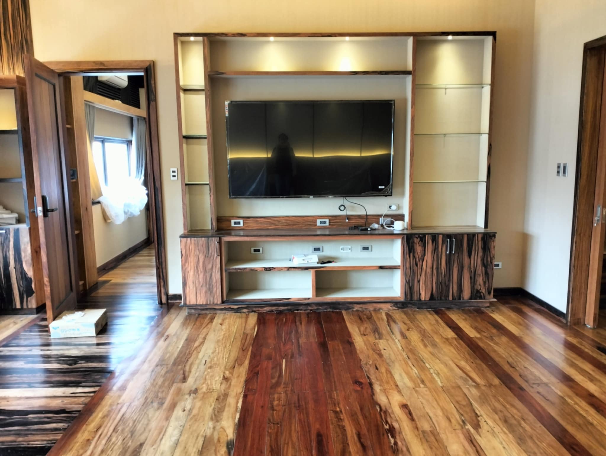 Sanding & Refinishing